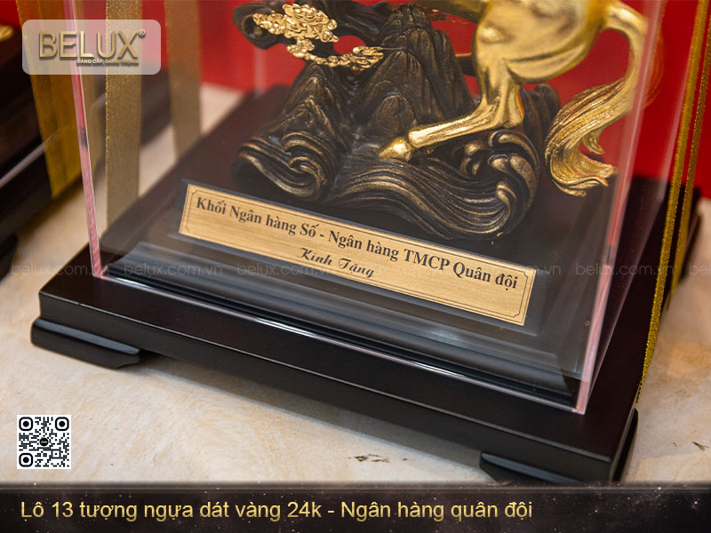 Lô 13 Tượng Ngựa Dát Vàng 24K Cho Ngân Hàng MB Bank